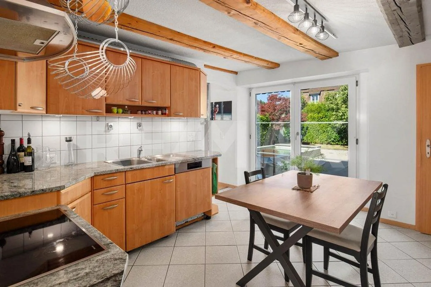 Characterful farmhouse with large barn and ecology in Gräni... - Photo 9 of 13