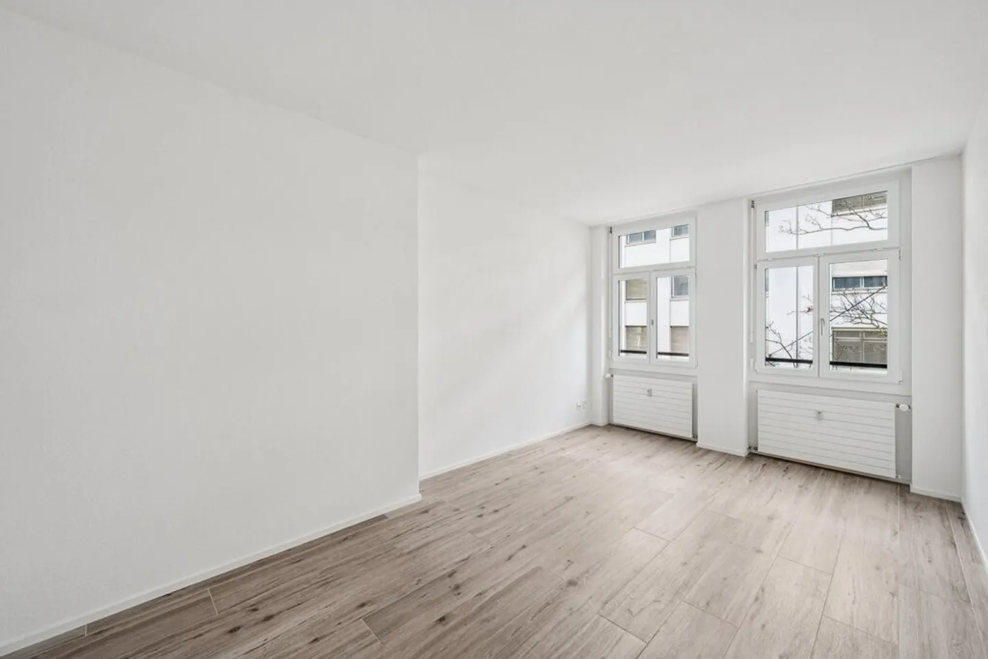 Appartement 3 pièces élégant au 4ème étage dans un emplacement central à Bâle - Photo 4 sur 7