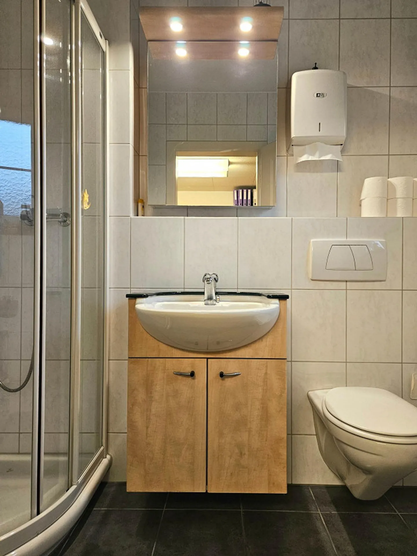 Ufficio singolo nel cuore di Bassersdorf - Foto 3 di 5