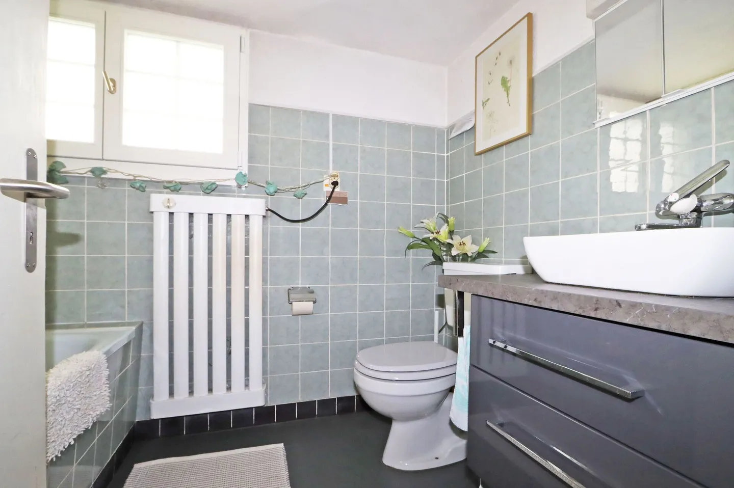 Mezza casa residenziale o per vacanze con giardino in una posizione tranquilla e soleggiata a Matt - Foto 6 di 18