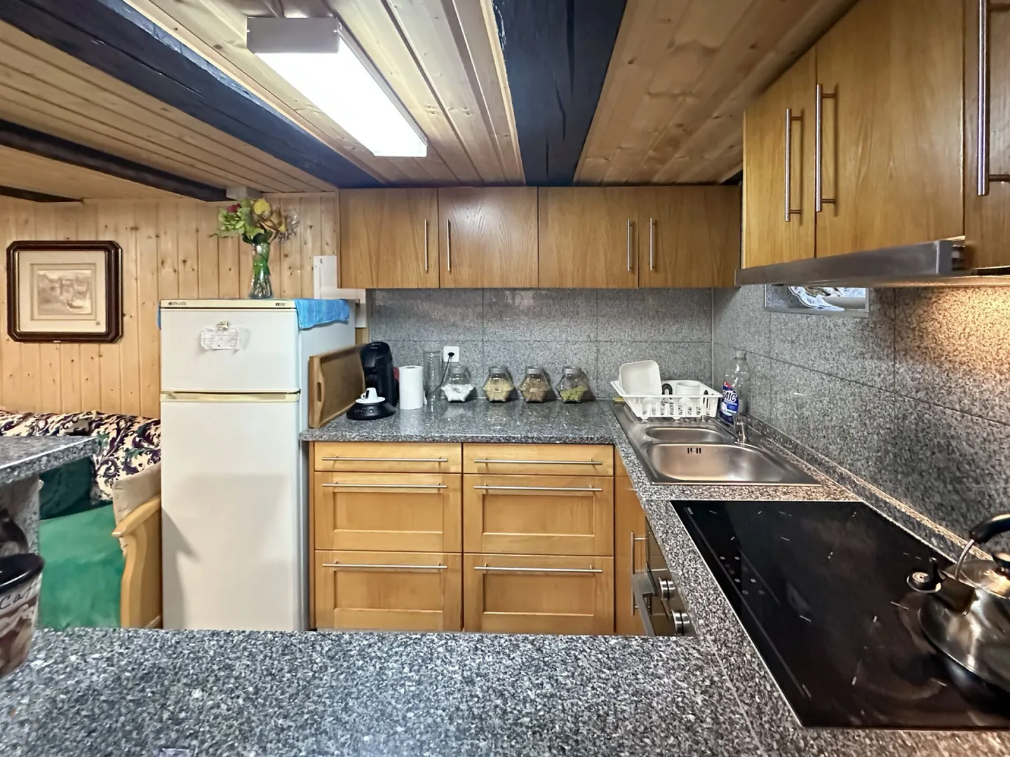 Building with 4 apartments - Photo 4 of 24