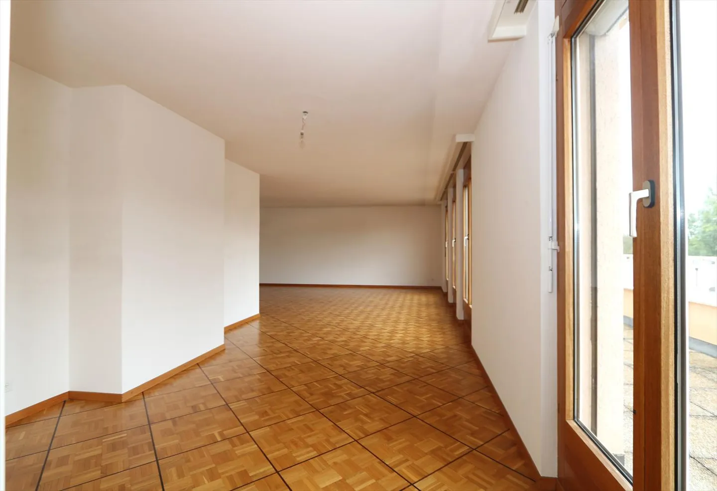 Penthouse-Wohnung mit Terrasse in Perly - Foto 3 von 15