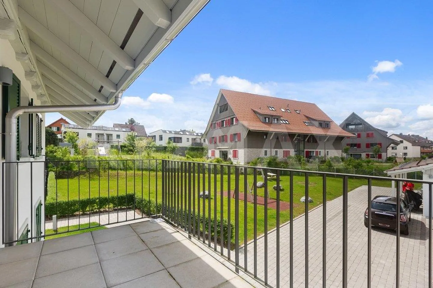 Spacious 4.5-room condominium in a central residential location - Photo 12 of 13