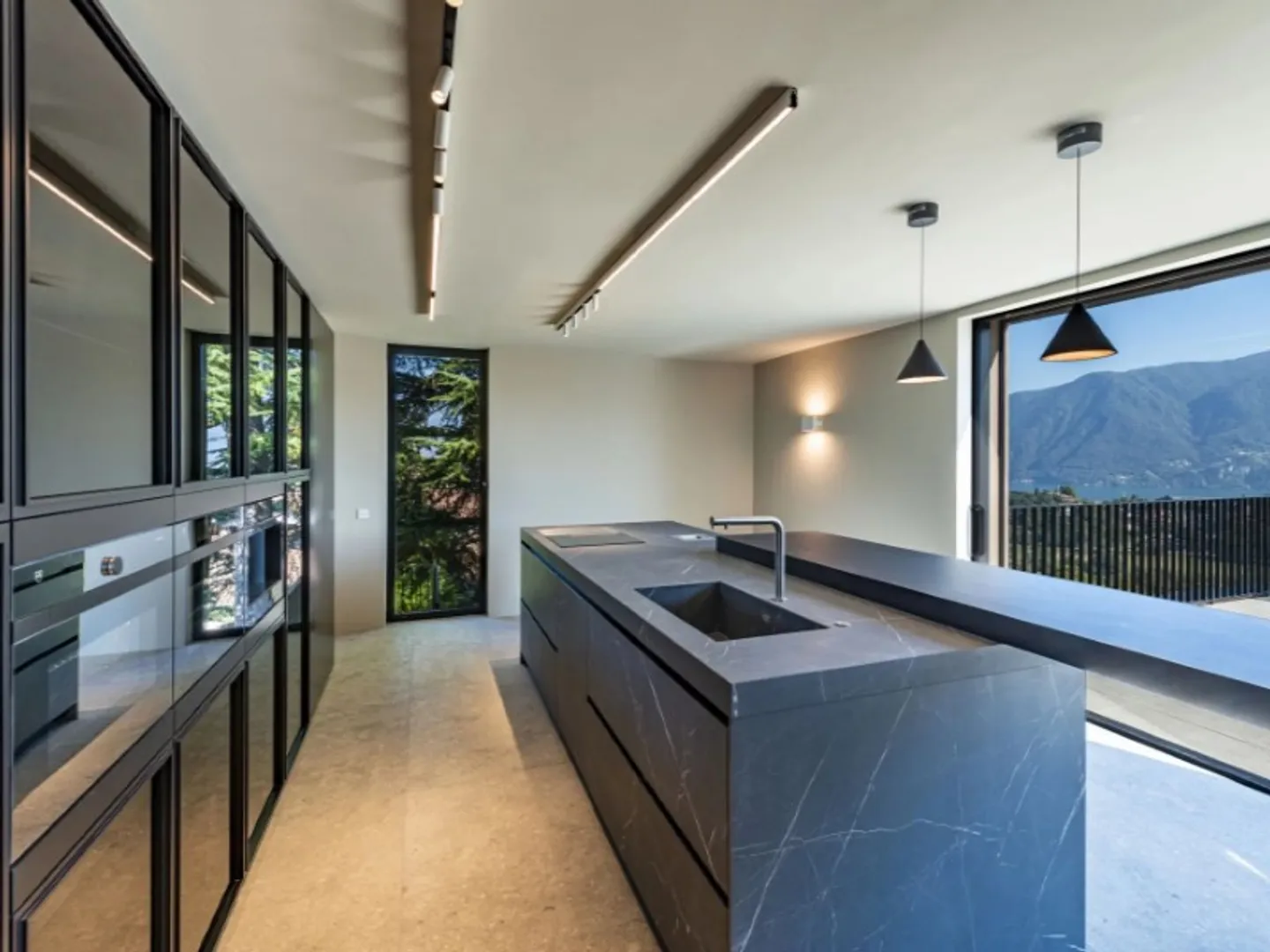 Luxury Villa with Lake View - Photo 7 of 22