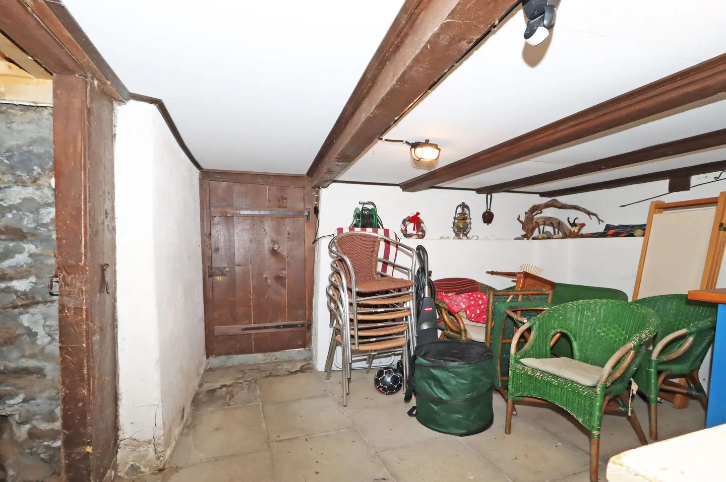 Mezza casa residenziale o per vacanze con giardino in una posizione tranquilla e soleggiata a Matt - Foto 17 di 18