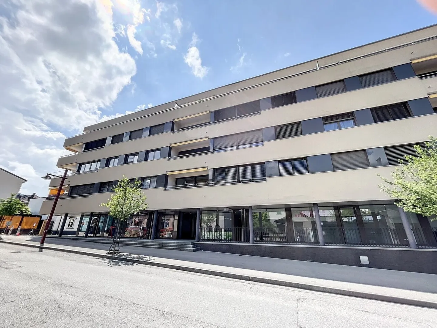 Bright 4.5 Room Apartment - Photo 1 of 2