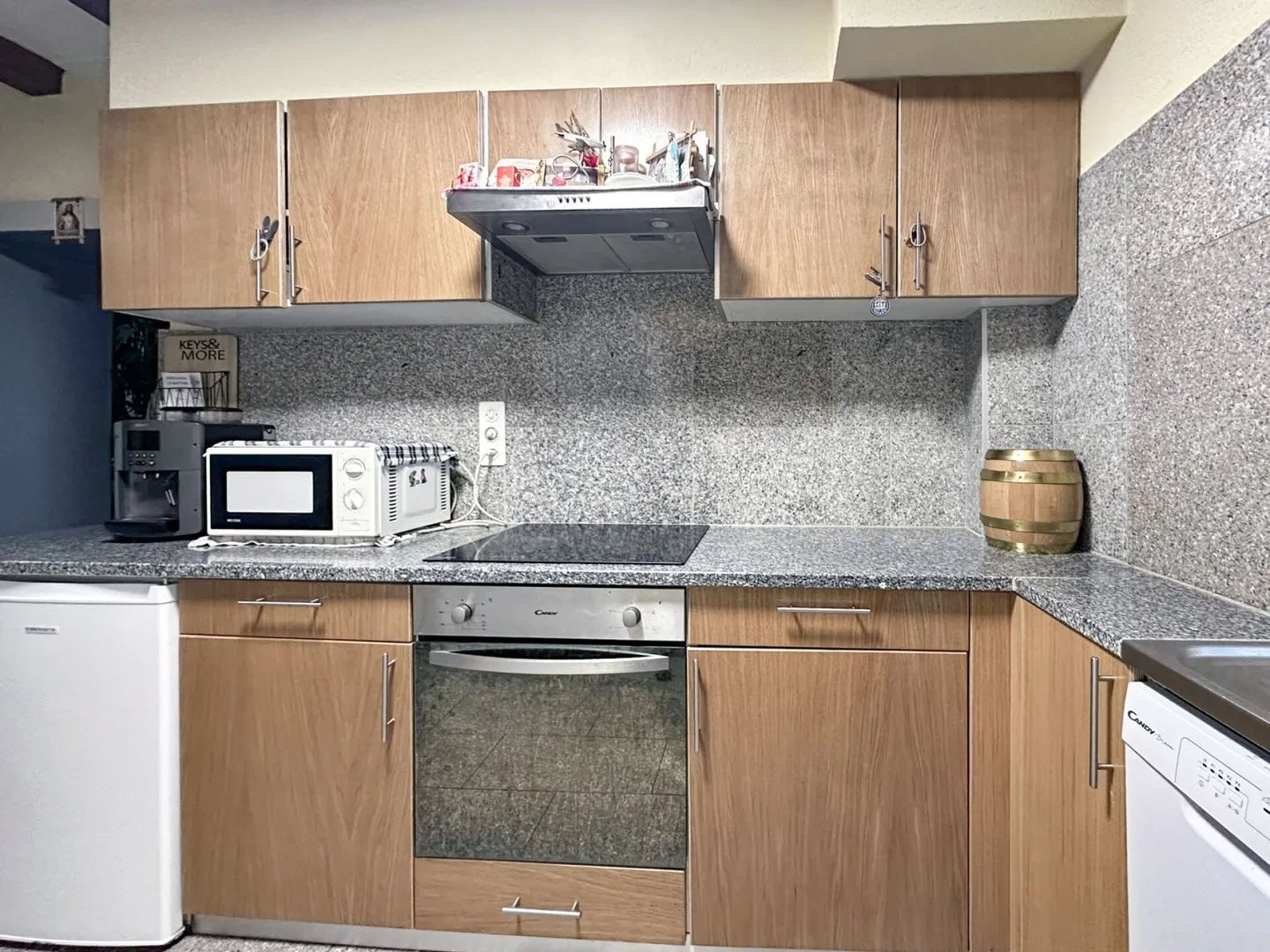 Building with 4 apartments - Photo 12 of 24