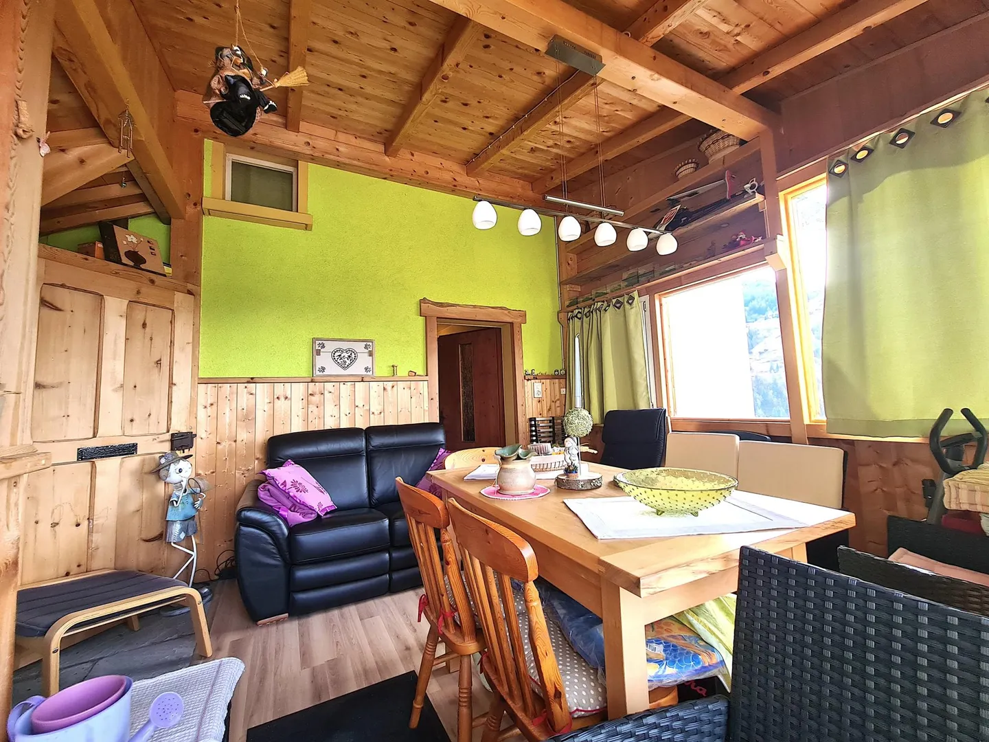 Schönes Haus mit zwei Wohnungen + großem Atelier und authentischem Raccard - Foto 4 von 12