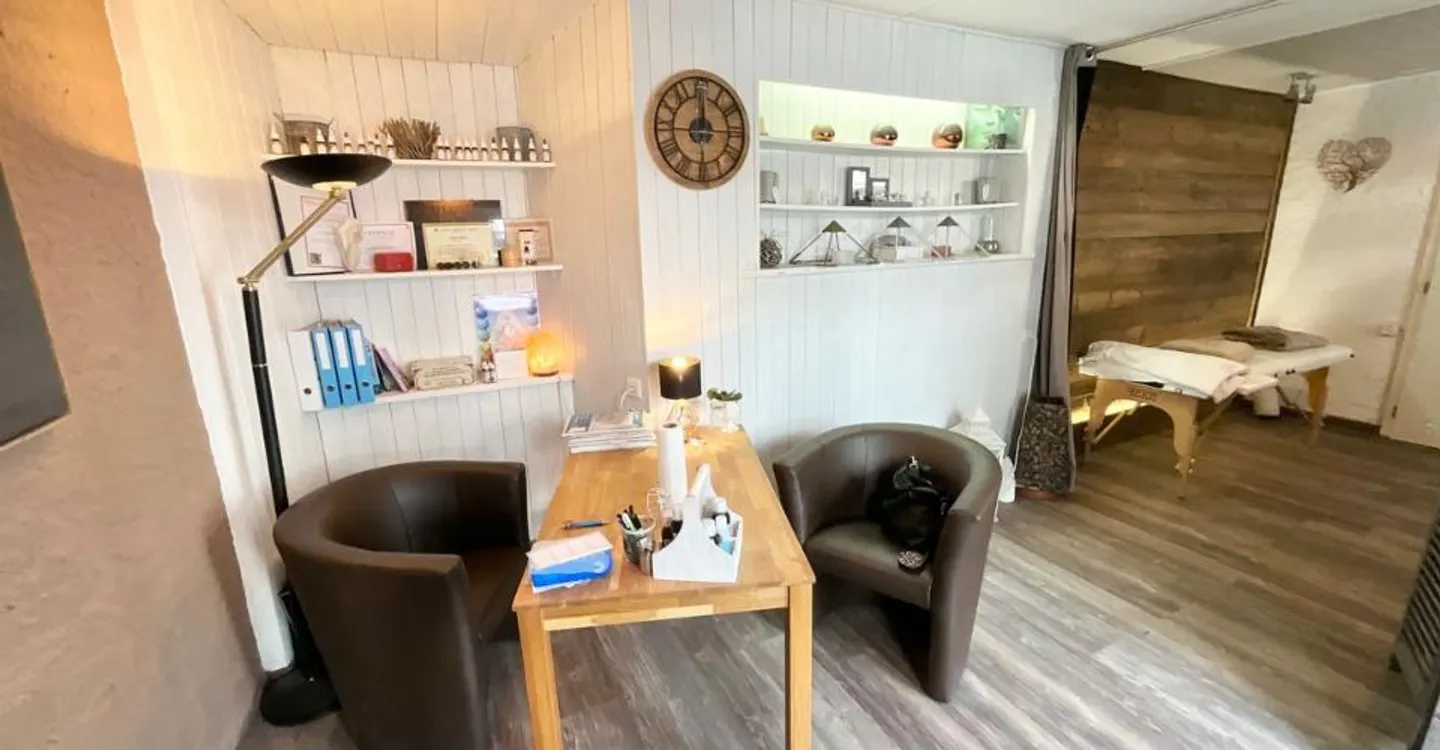 Spazio commerciale nel cuore del Villaggio - Foto 2 di 7
