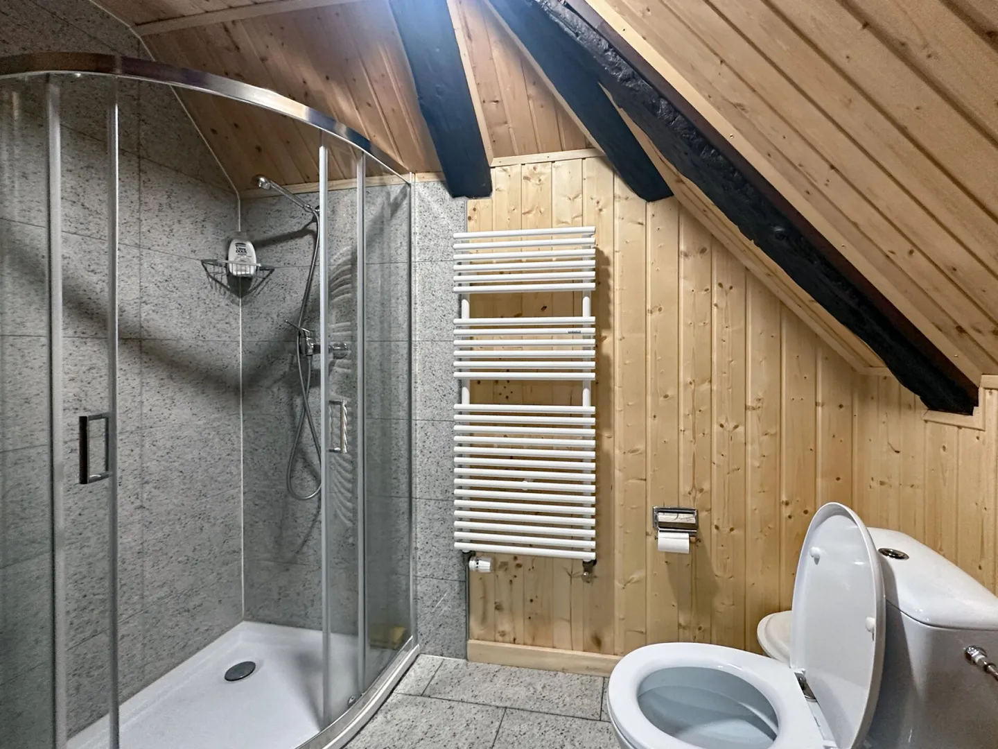 Building with 4 apartments - Photo 19 of 24