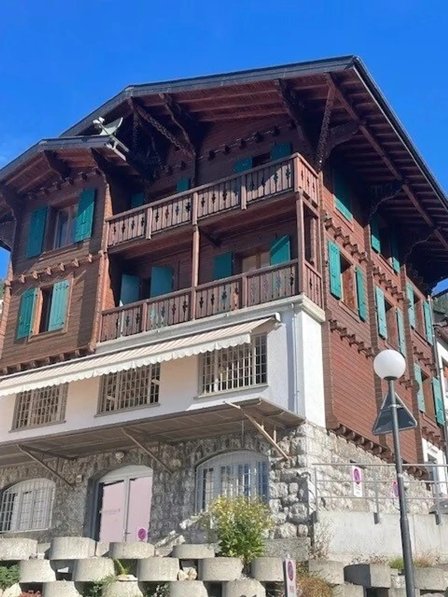 Beautiful investment opportunity in the heart of Leysin - Photo 2 of 8
