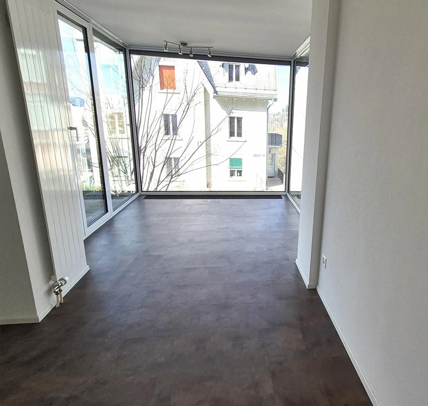 Sunny, quiet and central - Photo 1 of 6