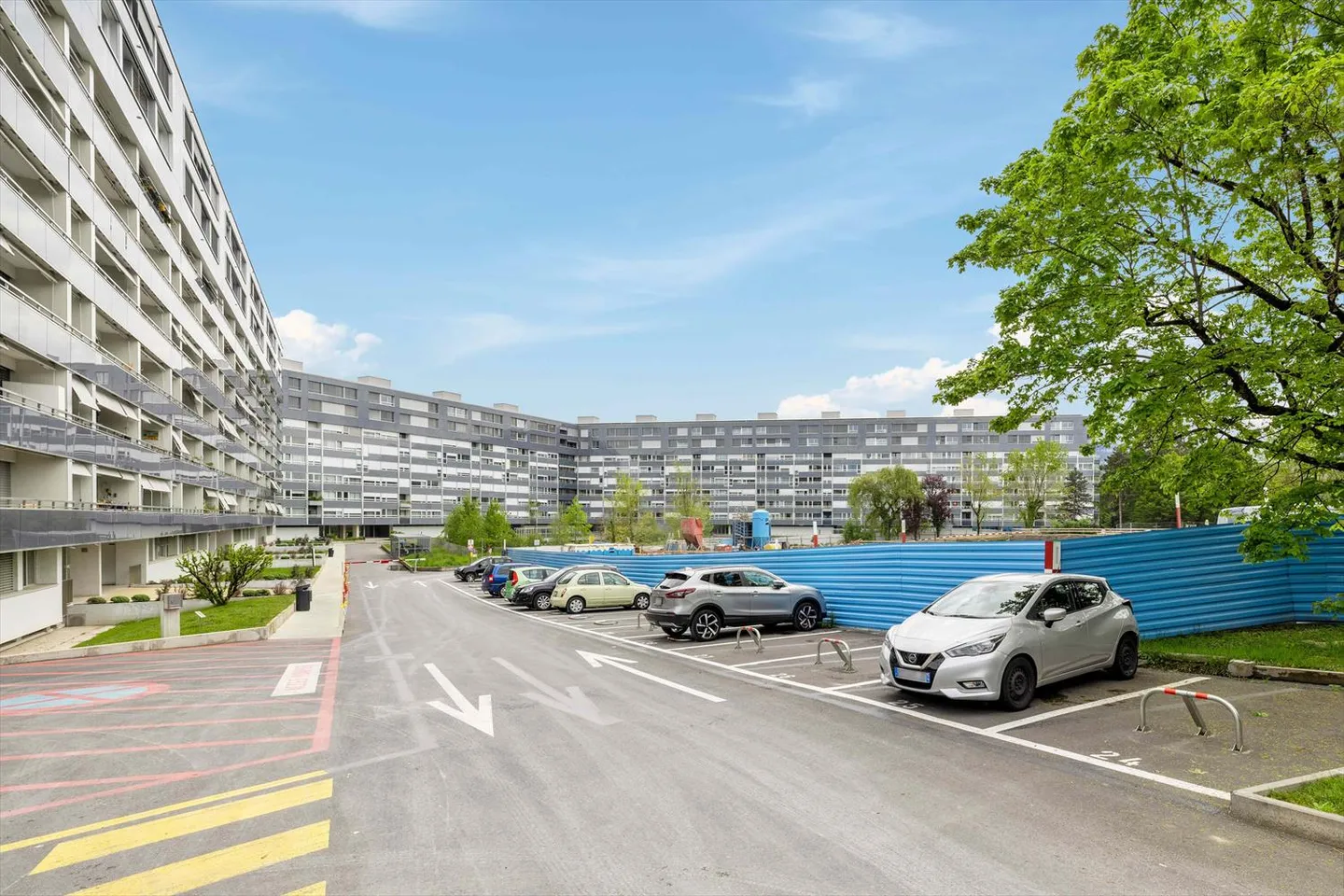 Place de parking extérieure à louer - Photo 2 sur 2