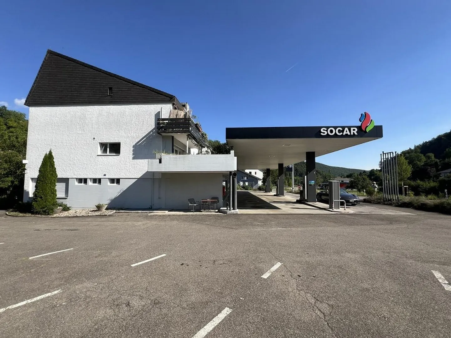 Impressionnant bâtiment polyvalent près de la frontière - Photo 7 sur 7