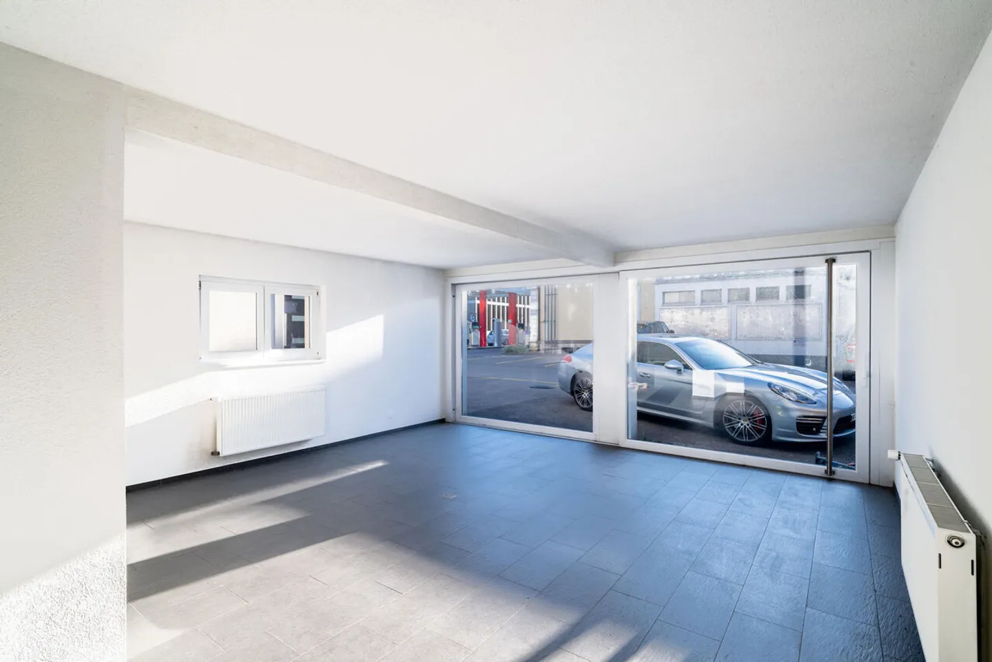 Magnificent commercial space of 110 m2 completely renovated. - Photo 4 of 5