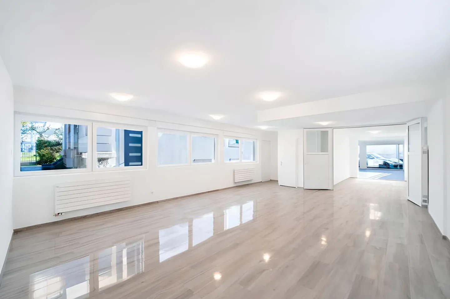 Magnificent commercial space of 110 m2 completely renovated. - Photo 1 of 5