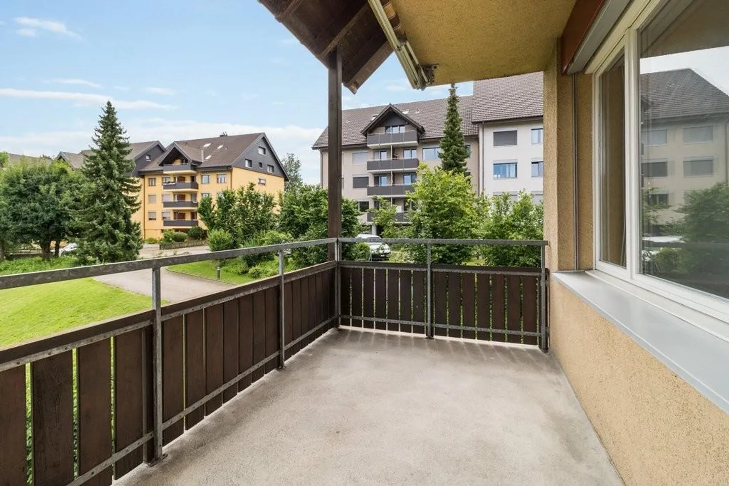 Cozy apartment seeks new tenant - Photo 1 of 8