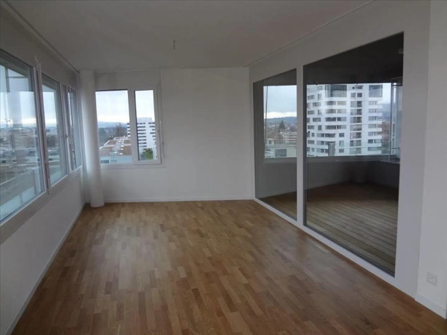 Modern Apartment in Rex-Max - Photo 3 of 11