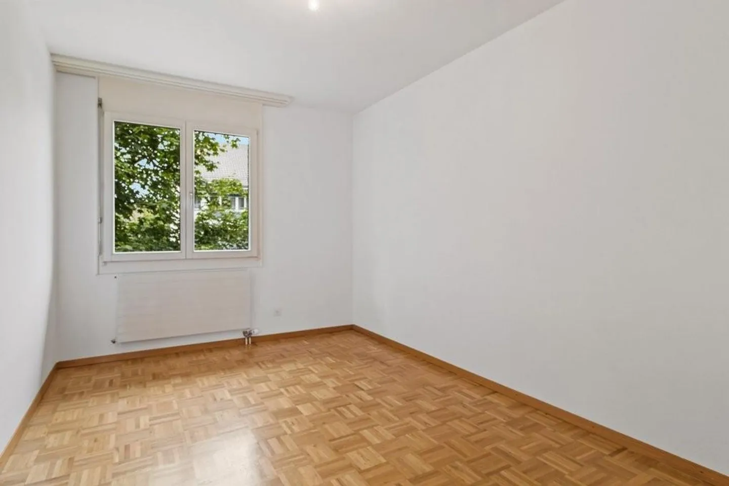 Cozy apartment seeks new tenant - Photo 7 of 8