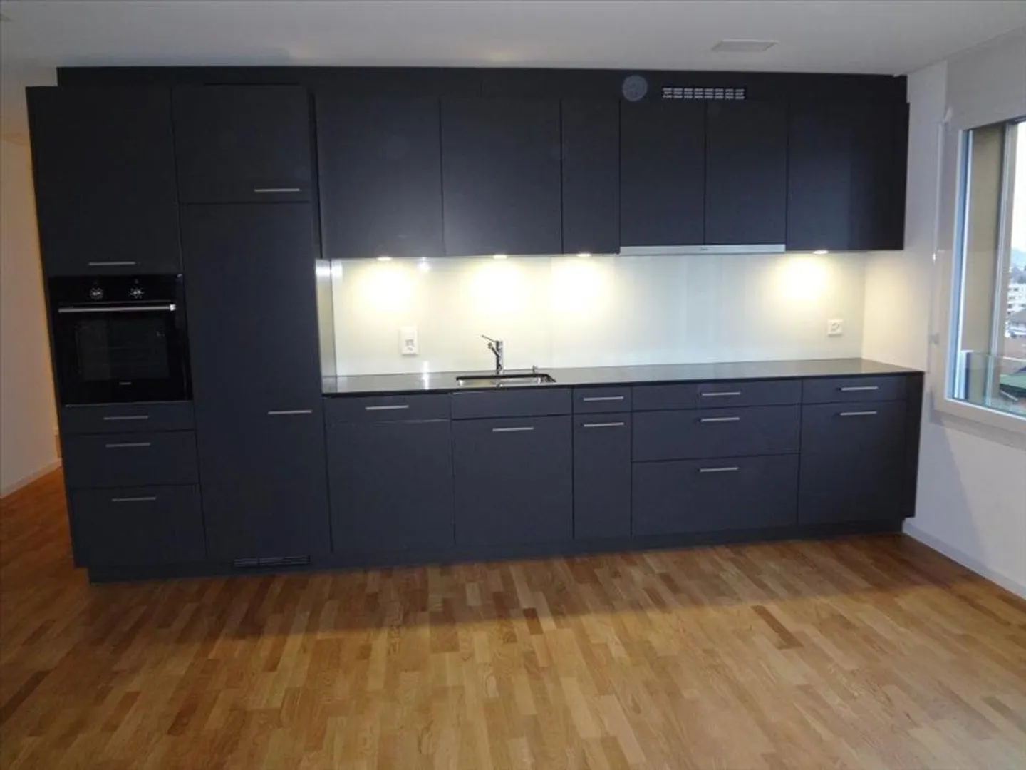 Modern Apartment in Rex-Max - Photo 4 of 11