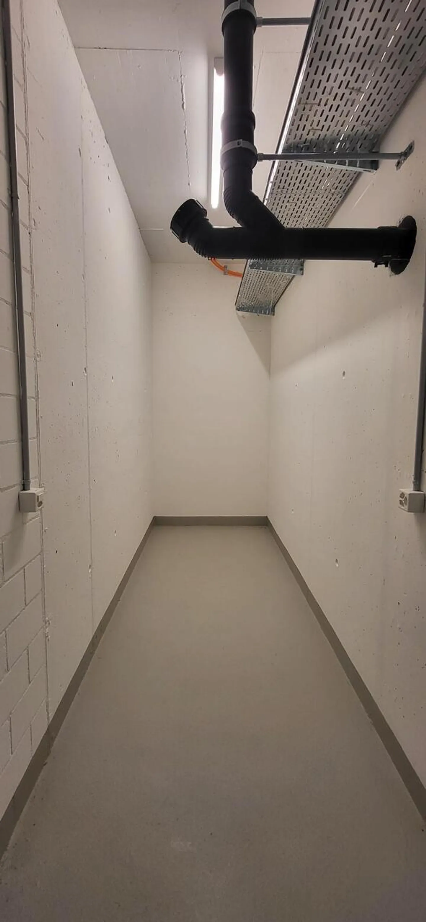 Box: Espace de stockage supplementaire - Photo 2 sur 2