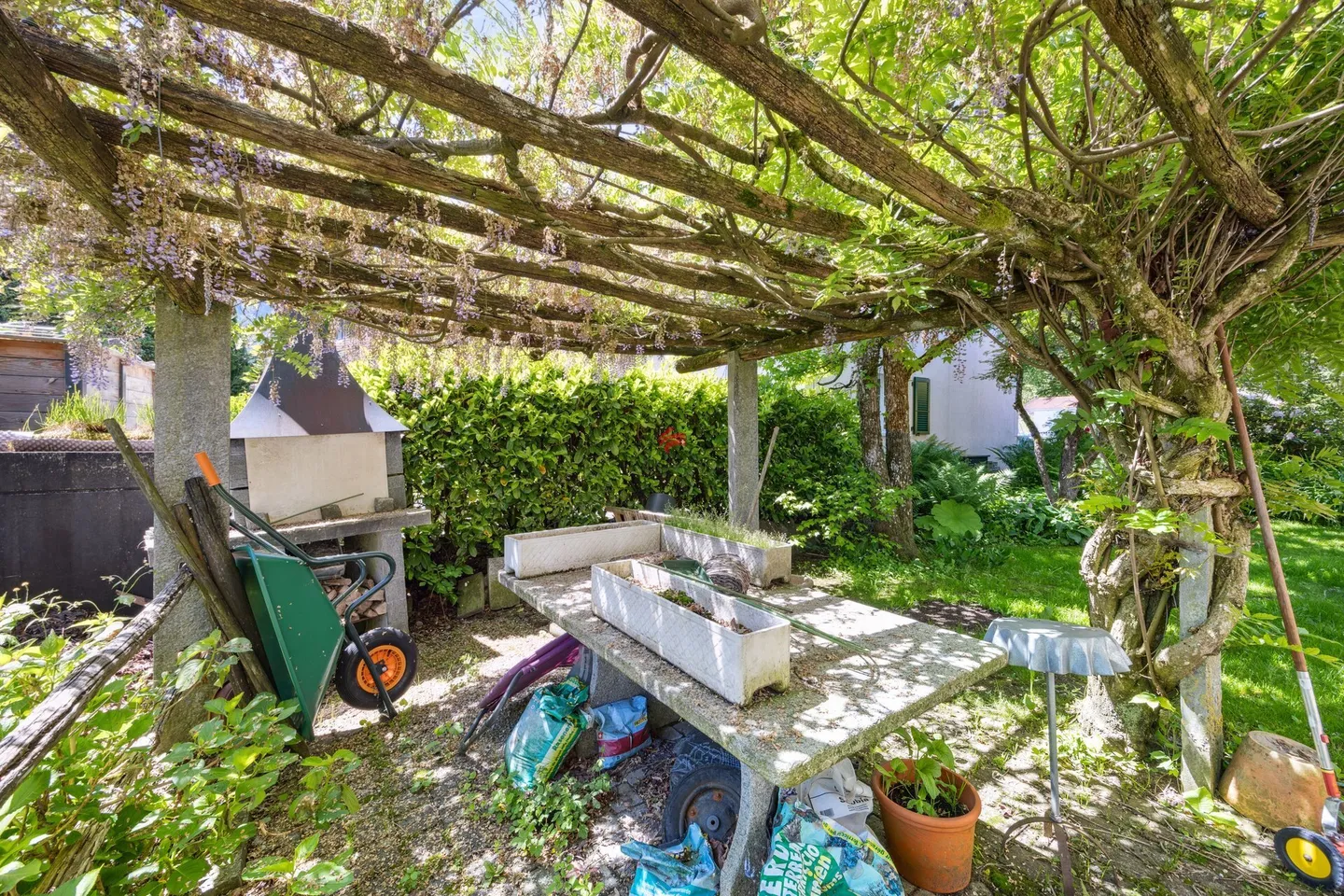 Tanto spazio con un giardino da sogno - Foto 9 di 11