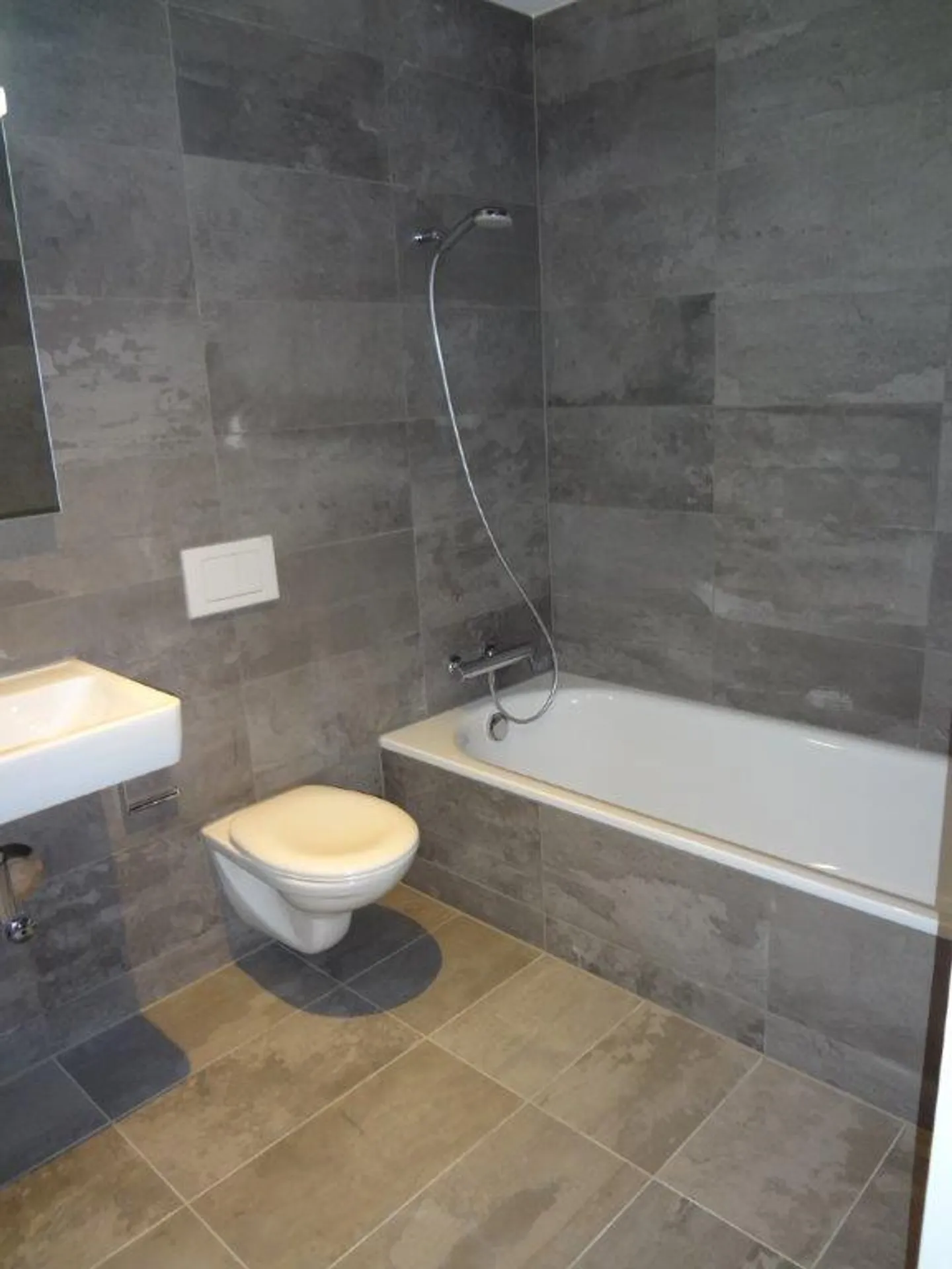 Modern Apartment in Rex-Max - Photo 5 of 11