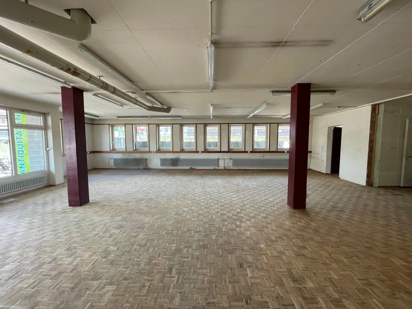 Espace commercial à la gare de Gümligen - Photo 1 sur 9