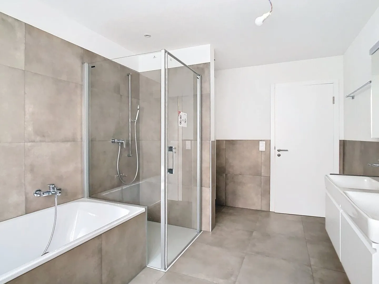 Modern 4.5 Room Apartment - Photo 4 of 13