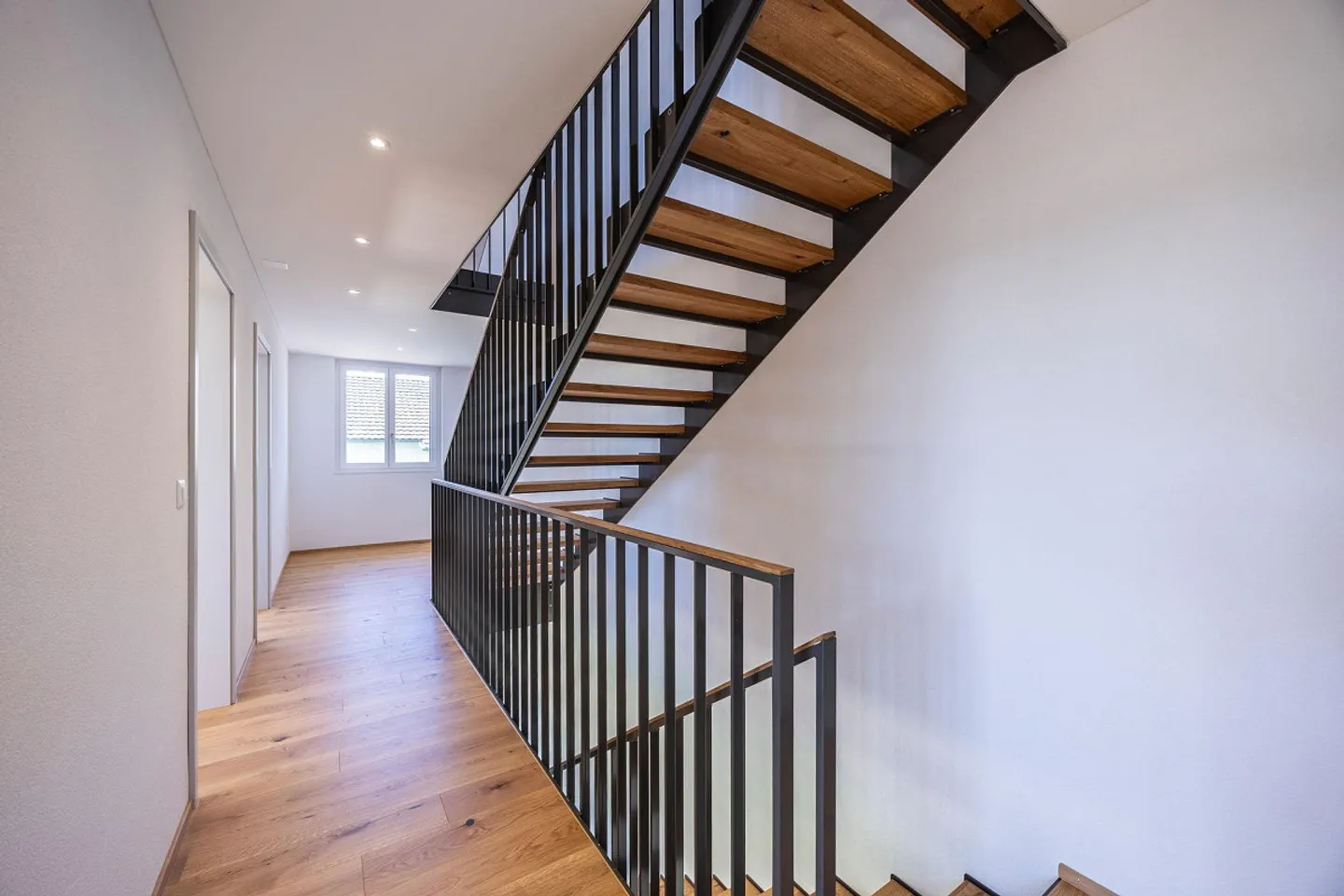 New exclusive 6 - 7.5 room semi-detached family house - Photo 9 of 11