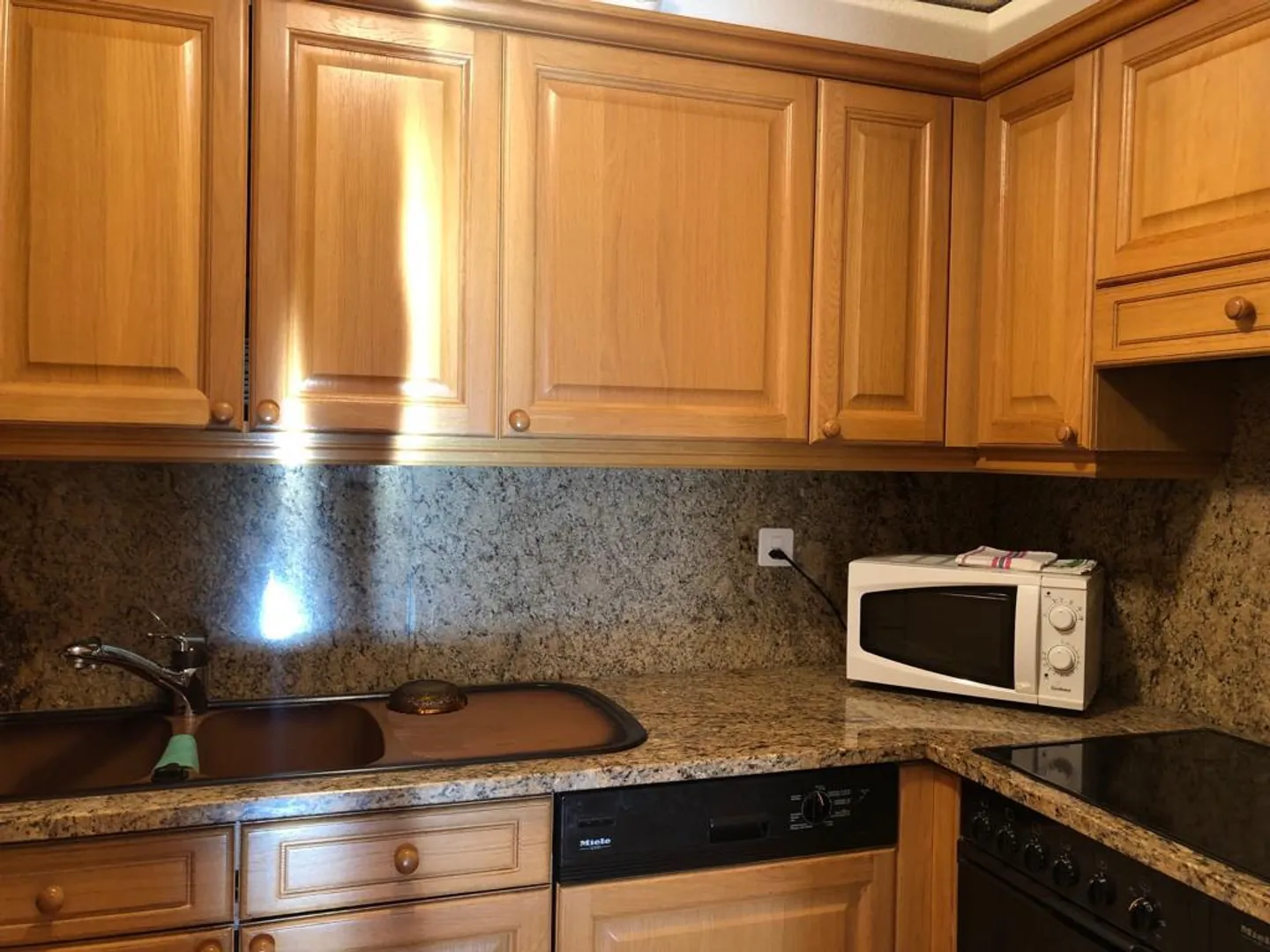 Geräumige 3.5-Zimmer-Wohnung direkt an den Pisten - Foto 7 von 13