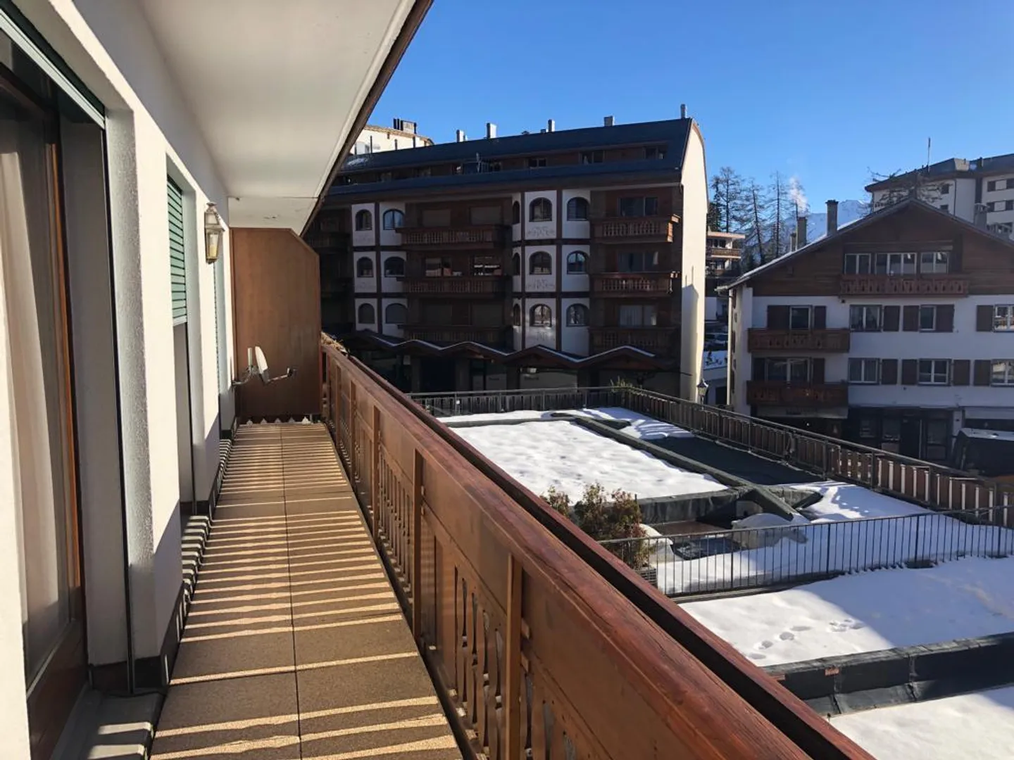 Geräumige 3.5-Zimmer-Wohnung direkt an den Pisten - Foto 8 von 13