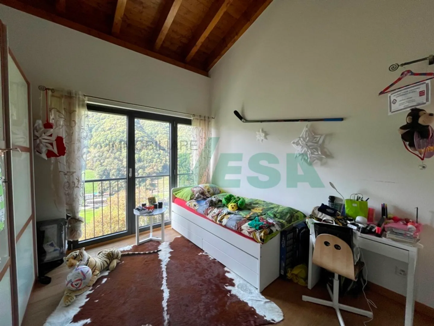 Accogliente ed elegante villa moderna nel verde con vista meravigliosa - Foto 12 di 13