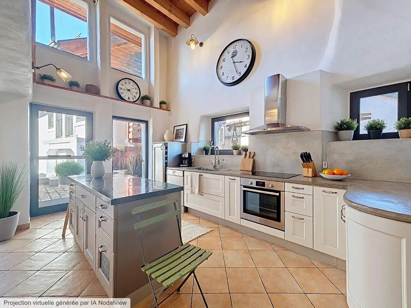 Renovated character villa with its own studio and spacious rooms - Photo 4 of 12