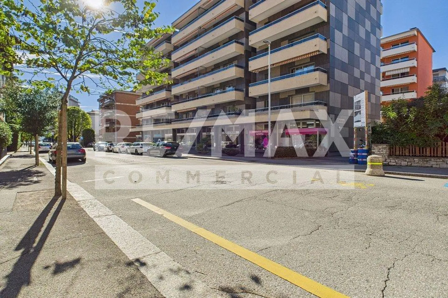 Commercial Space in Prestigious Lugano - Photo 3 of 12