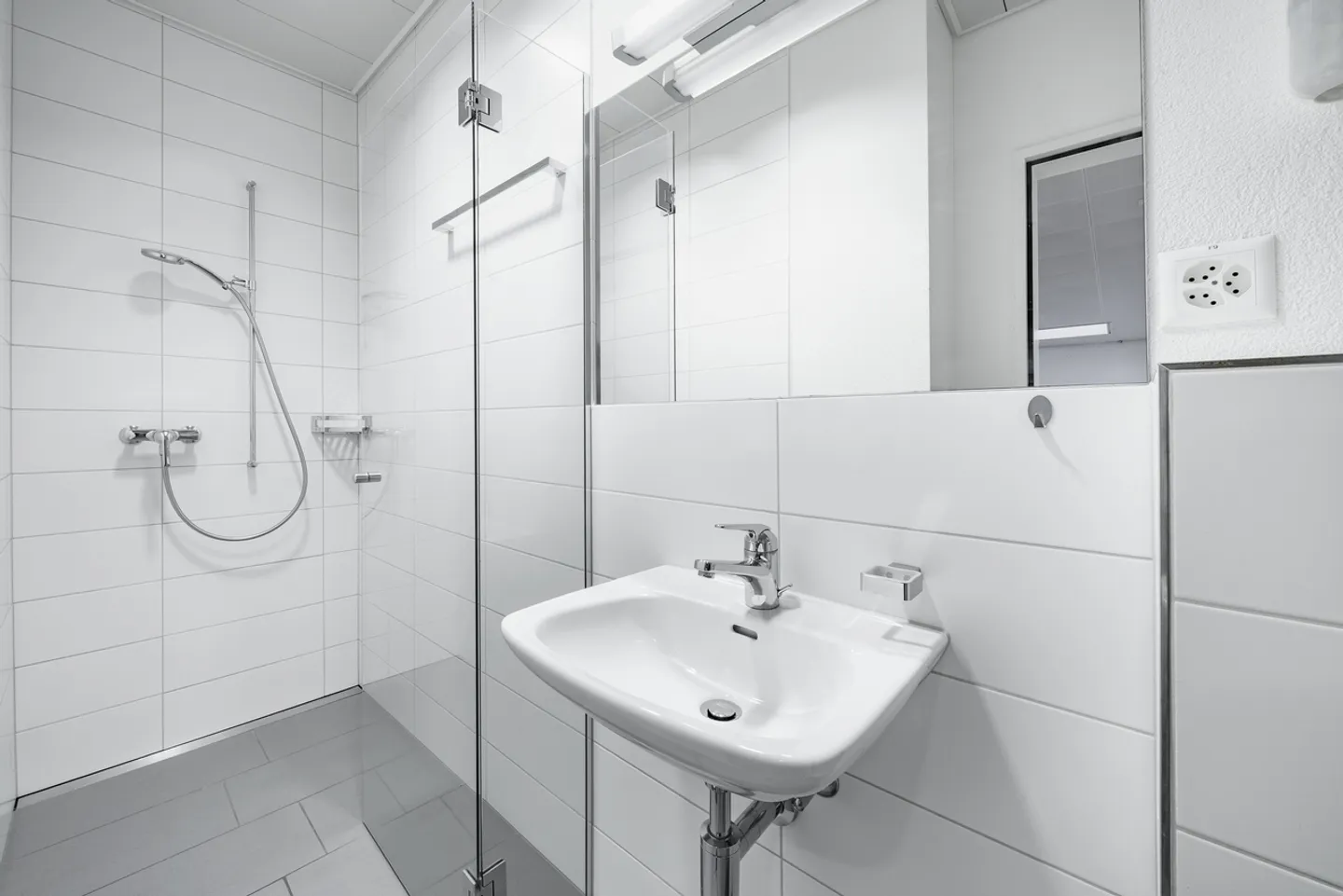 Commercial for rent - Photo 17 of 18