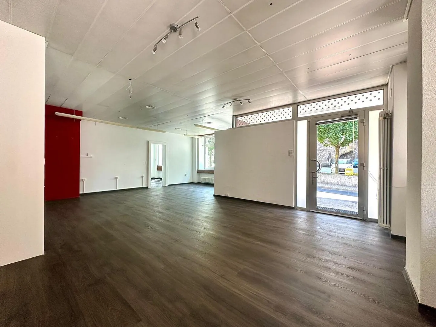 À louer - Local commercial avec vitrine et annexes | Environ 130 m² - Photo 3 sur 5