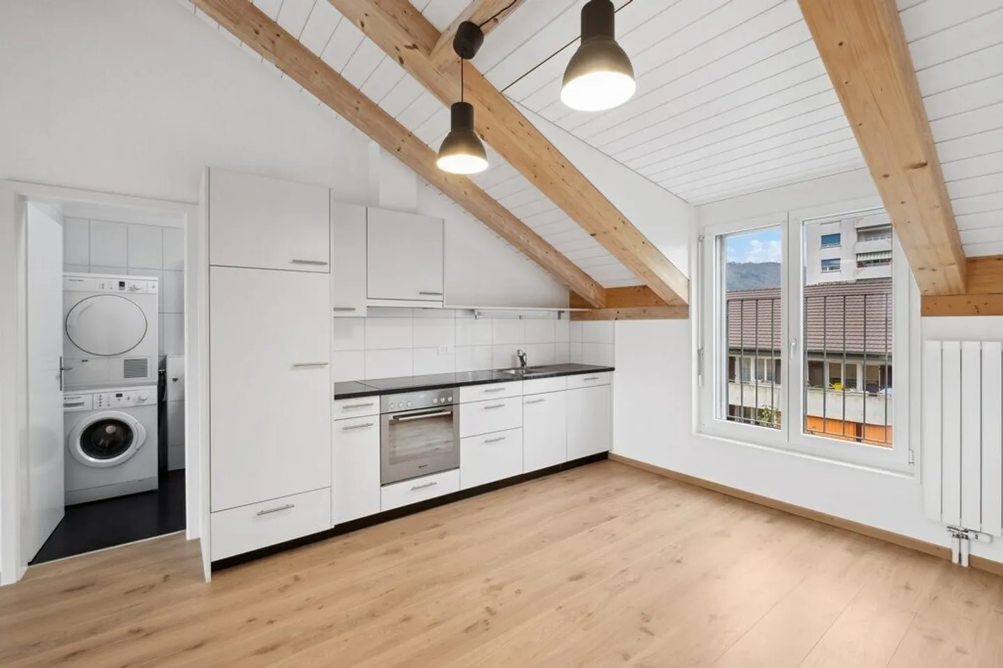 Unique penthouse apartment with a lot of charm - Photo 5 of 6