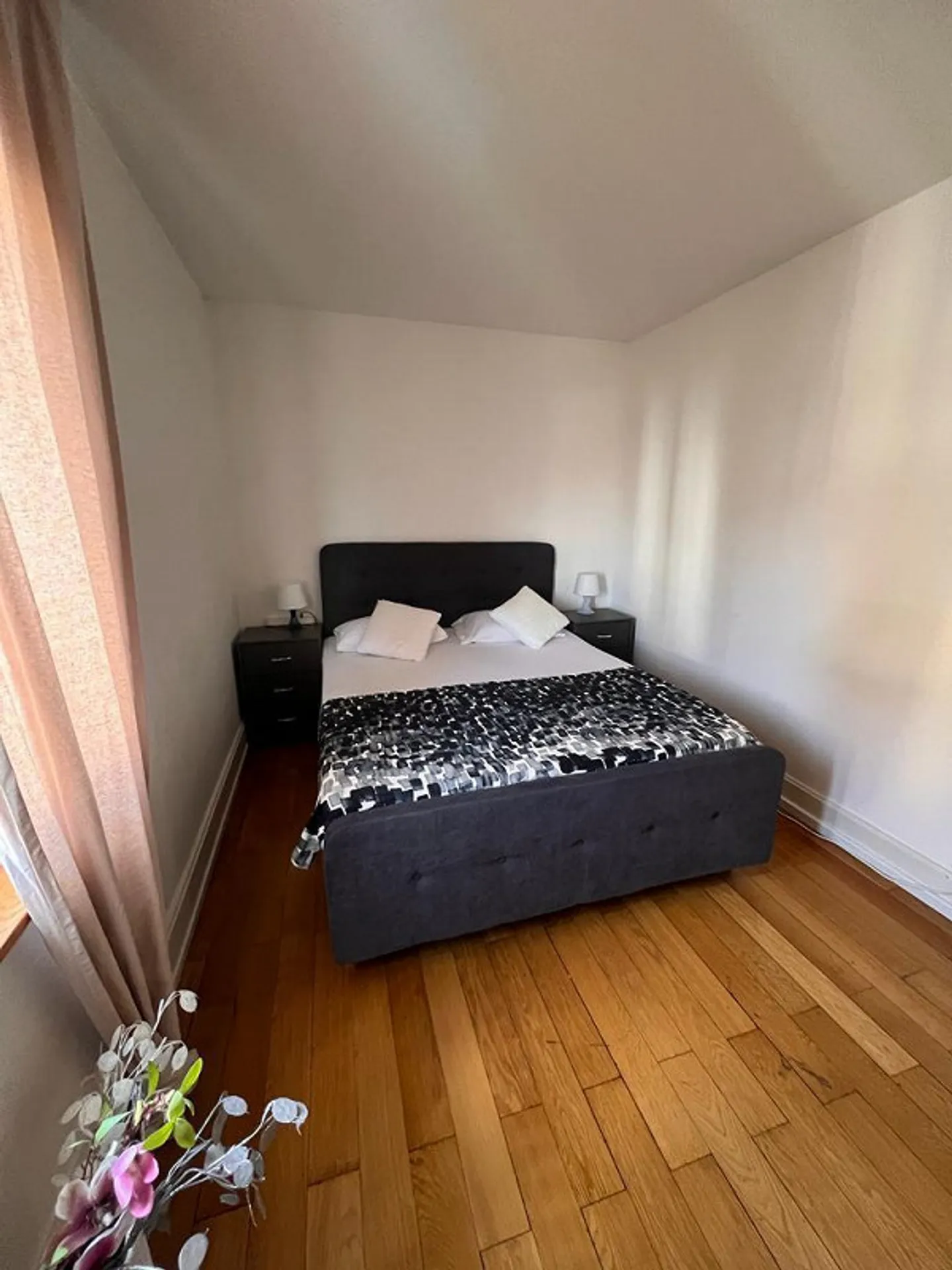 Room in Shared Apartment - Zürich - Photo 1 of 4