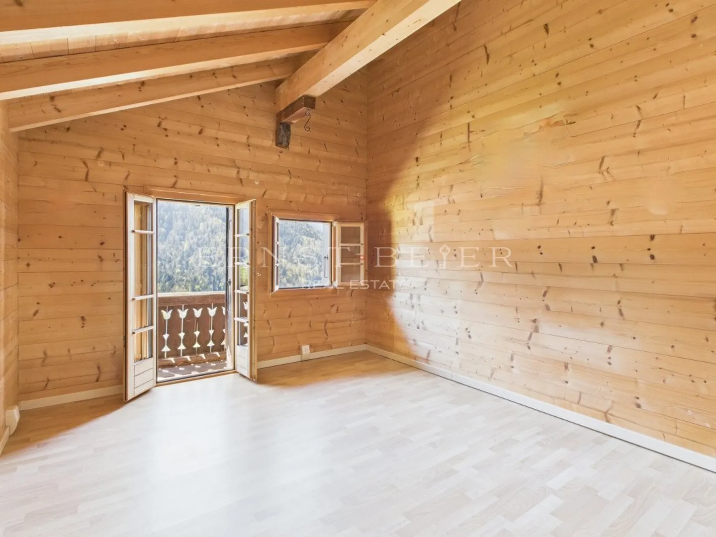 Beautiful chalet with attached barn and panoramic view - peaceful environment - Photo 3 of 13