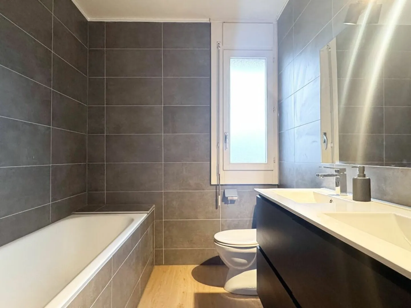 Spacious Apartment in Meyrin - Photo 9 of 14