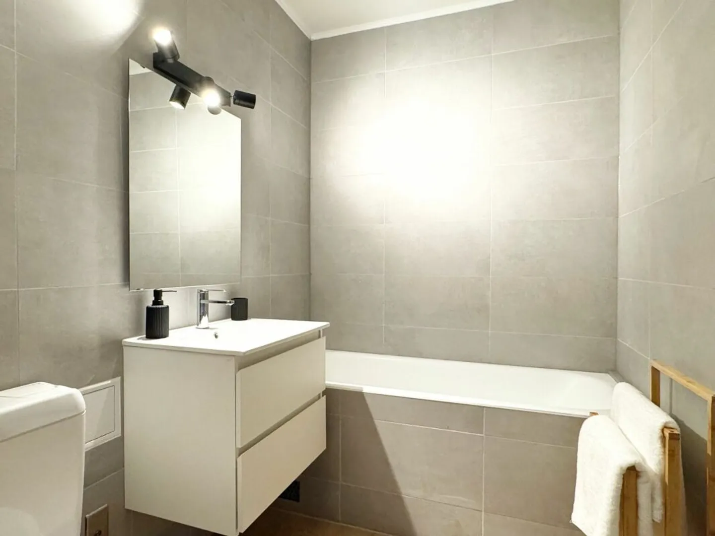 Spacious Apartment in Meyrin - Photo 12 of 14