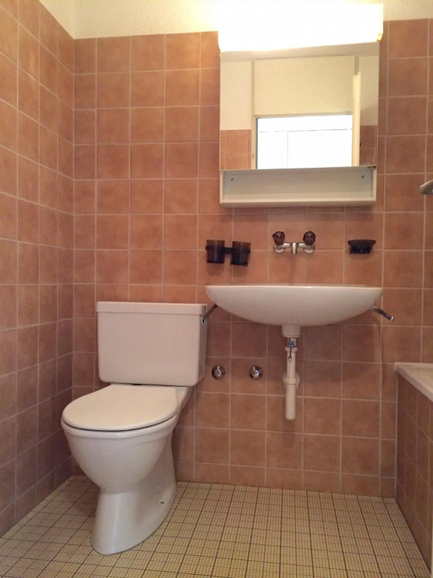 Ampio e luminoso appartamento di 2,5 stanze con balcone - Foto 6 di 7