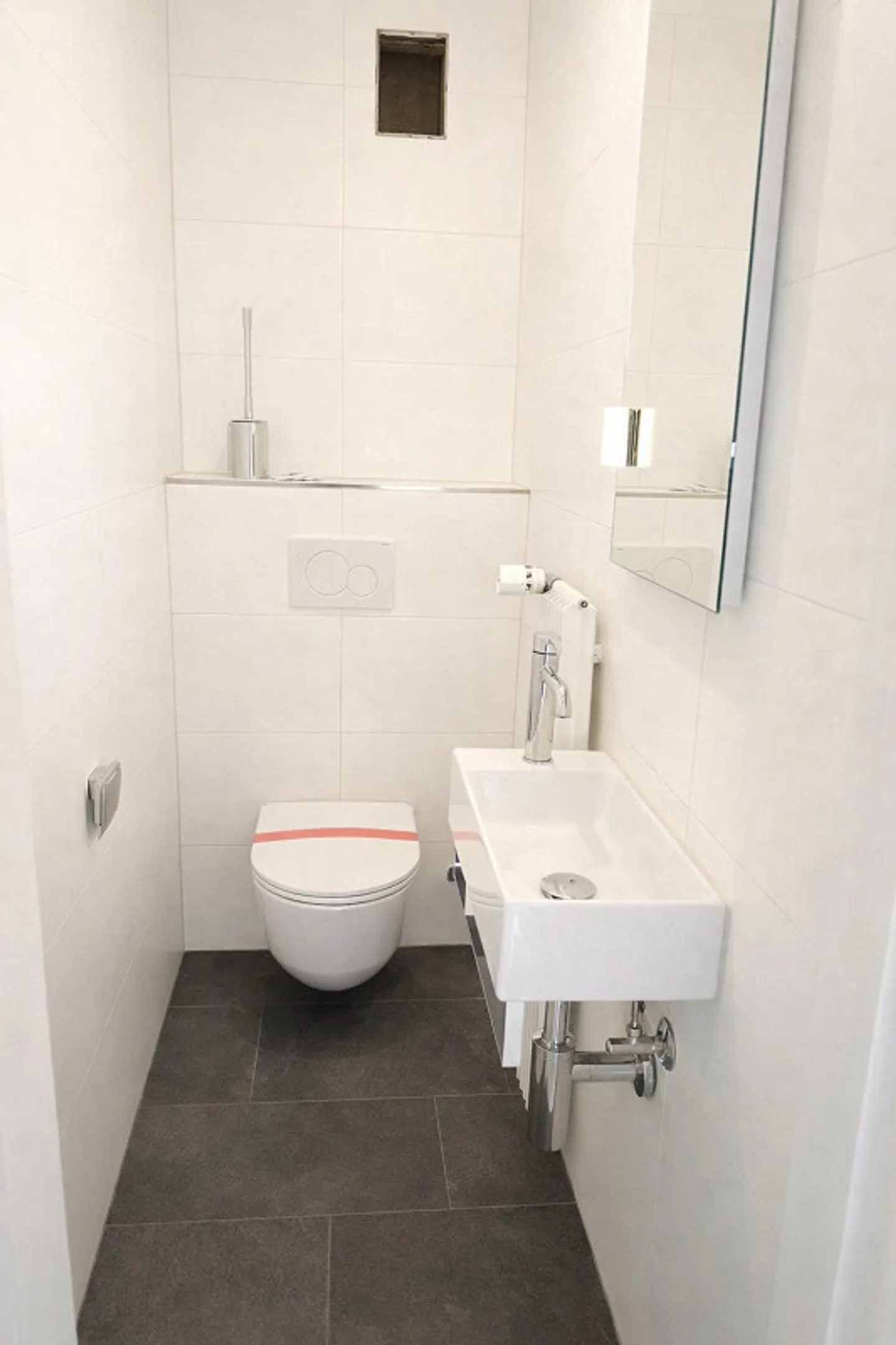 Attico ben curato con balcone - Foto 4 di 7