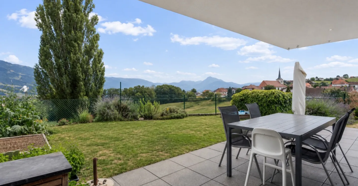 Appartement spacieux avec jardin - Photo 5 sur 12