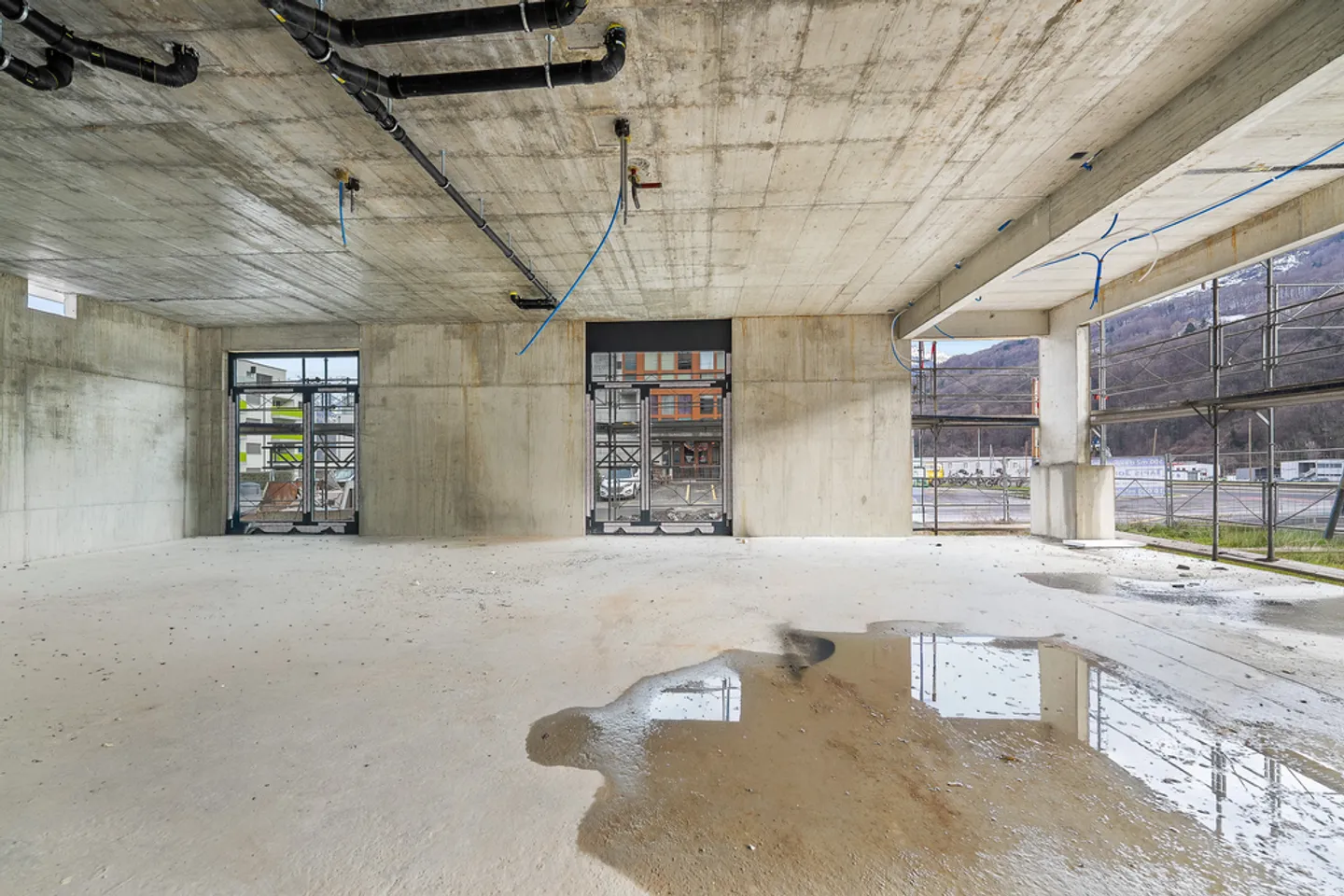 Commerce - Photo 11 of 12