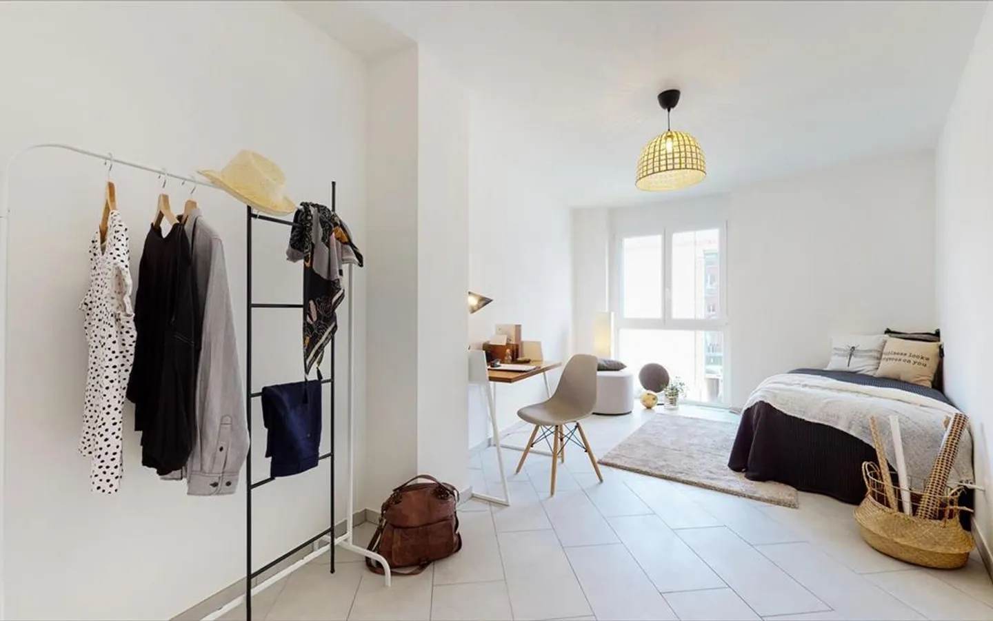 Appartamento spazioso con giardino - Foto 7 di 11