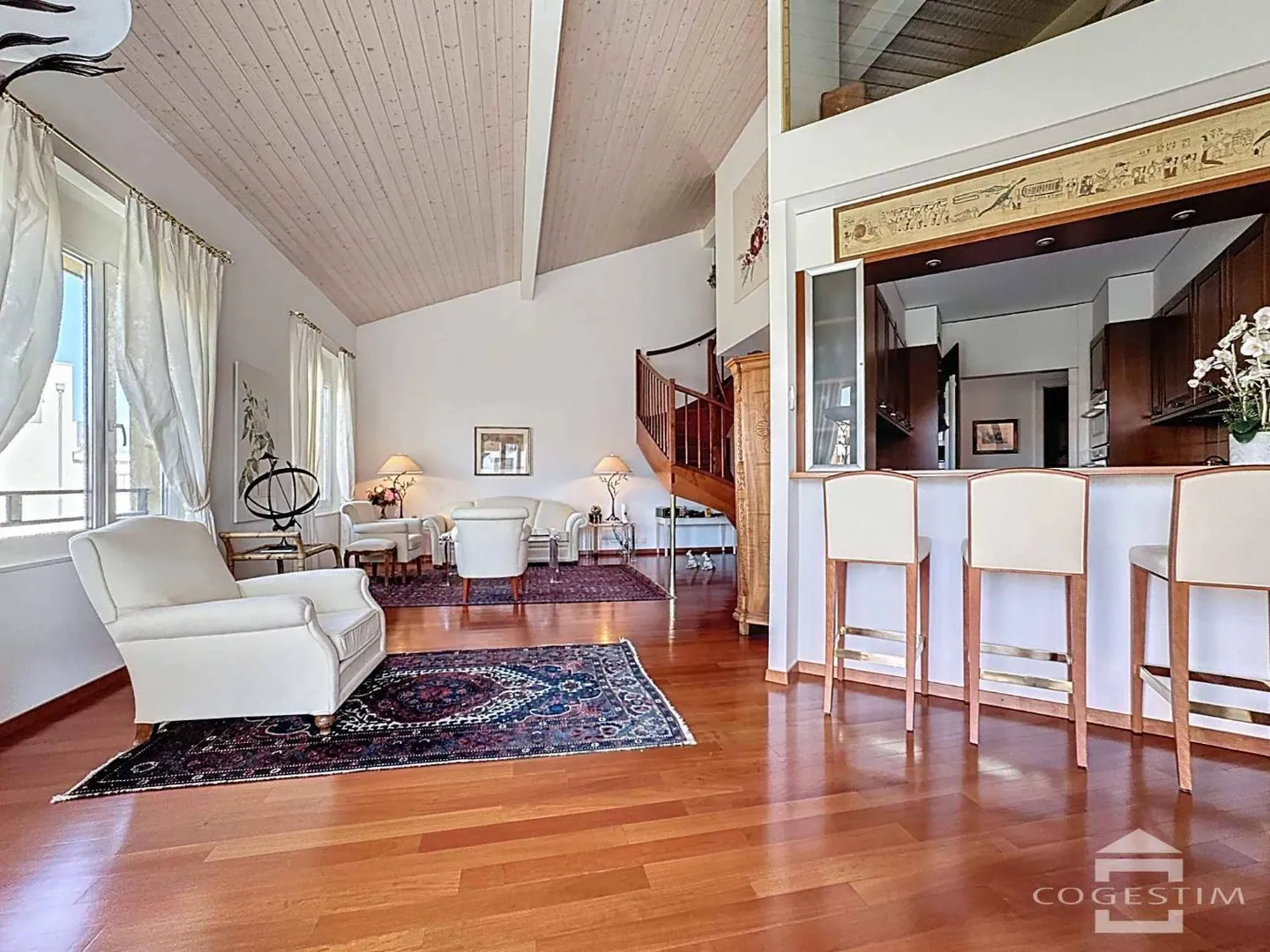 Magnifique duplex en attique avec 6.5 pièces - Photo 2 sur 13