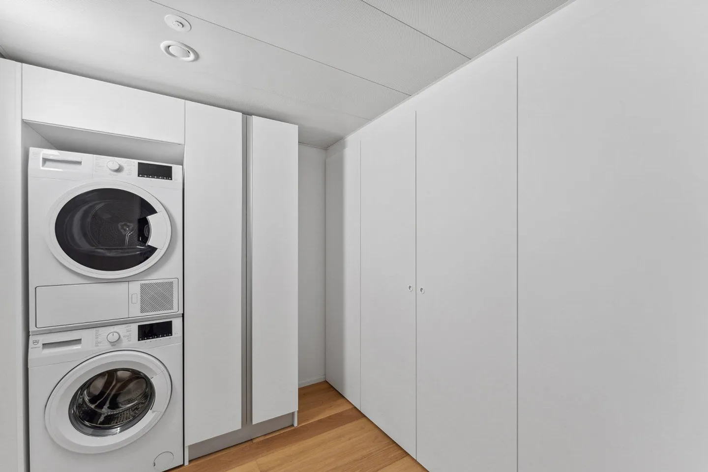 Tour cinquante-cinq - espaces de vie métropolitains - Louer sans dépôt! - Photo 3 sur 5