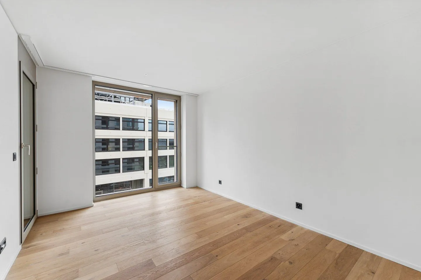 Tour cinquante-cinq - espaces de vie métropolitains - Louer sans dépôt! - Photo 4 sur 5